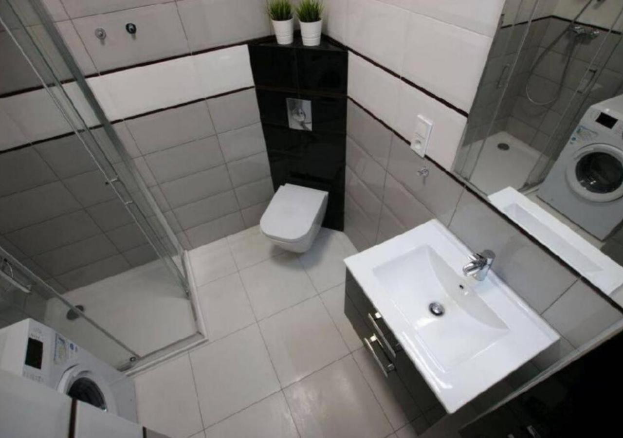 Apartament Familia ジブヌベク エクステリア 写真