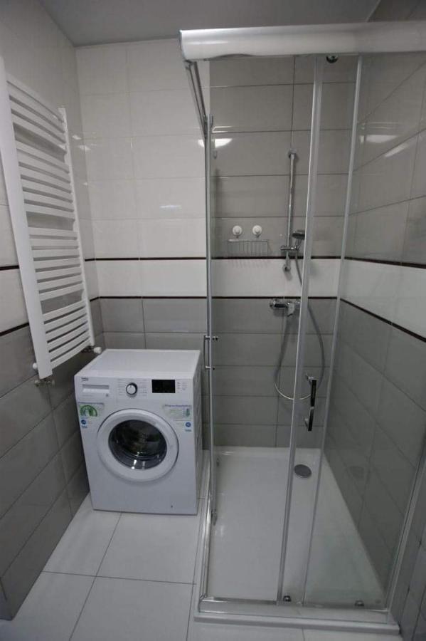 Apartament Familia ジブヌベク エクステリア 写真